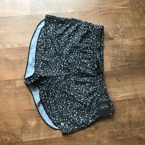 NWT Nicole miller New York active splatter shorts